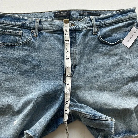 🎉 HOST PICK 🎉 Mid-Rise Denim Short - Picture 8 of 10
